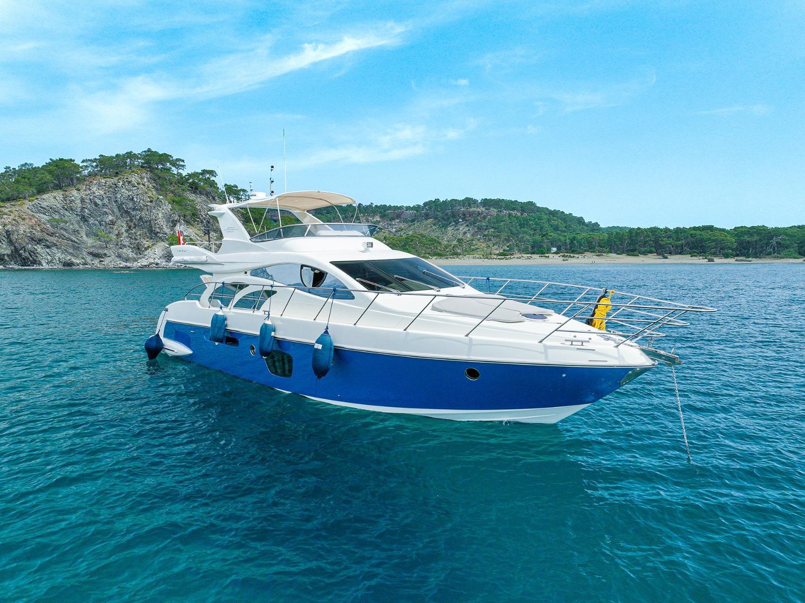 Kemer Yacht Rental 18m Azimut 55 Fly